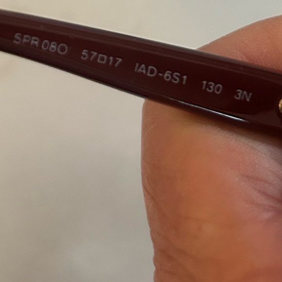 Prada sunglasses excellent condition - Picture 11 of 11